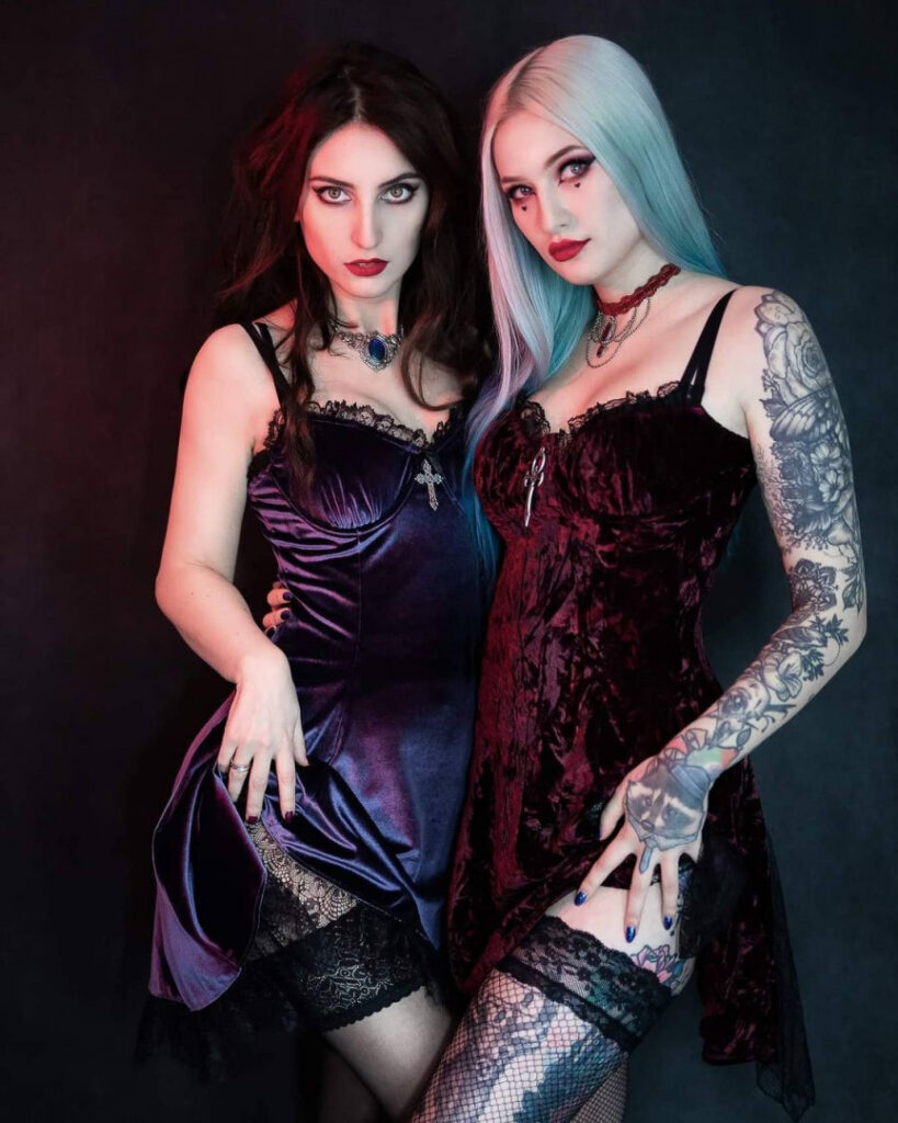 Instagram – BlueAstrid – Nude