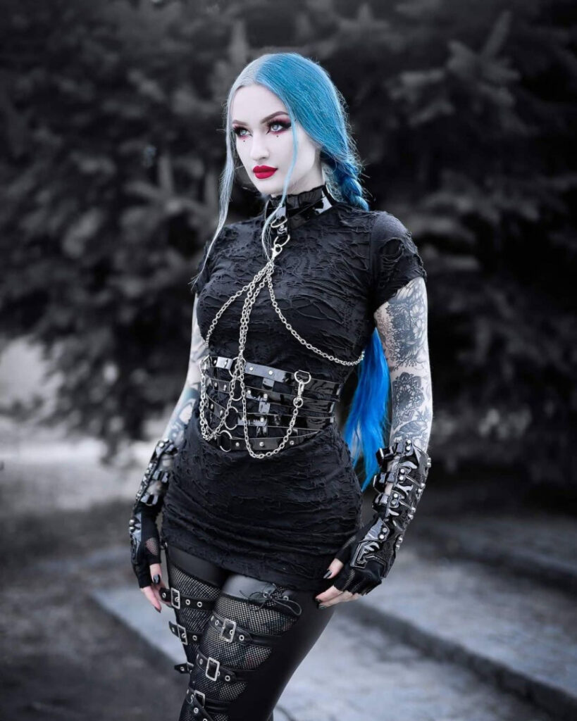 Instagram – BlueAstrid – Nude