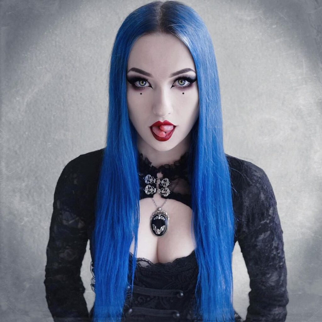 Instagram – BlueAstrid – Nude