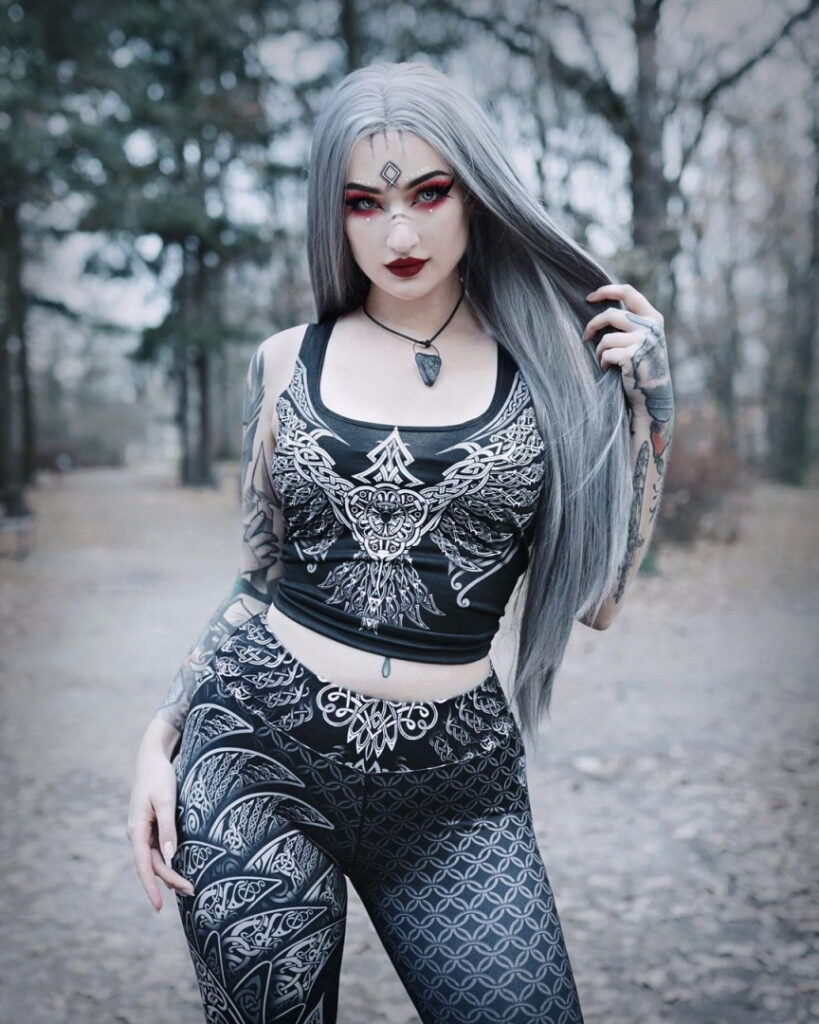 Instagram – BlueAstrid – Nude