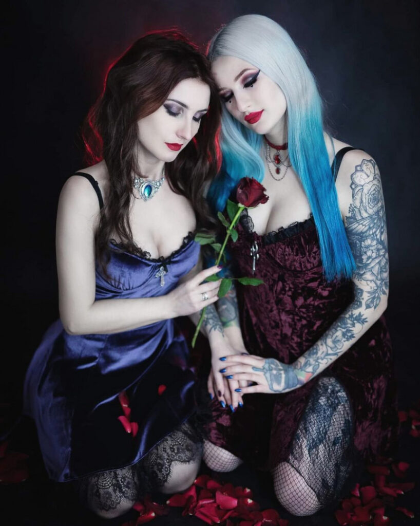 Instagram – BlueAstrid – Nude