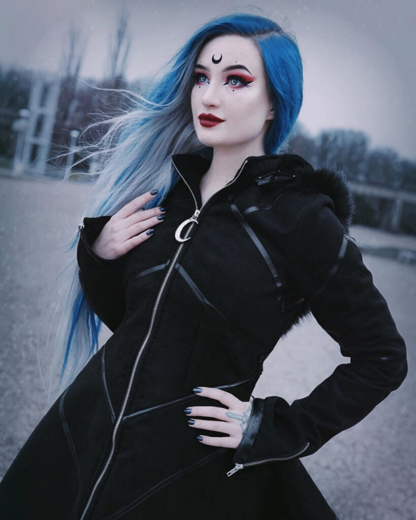 Instagram – BlueAstrid – Nude