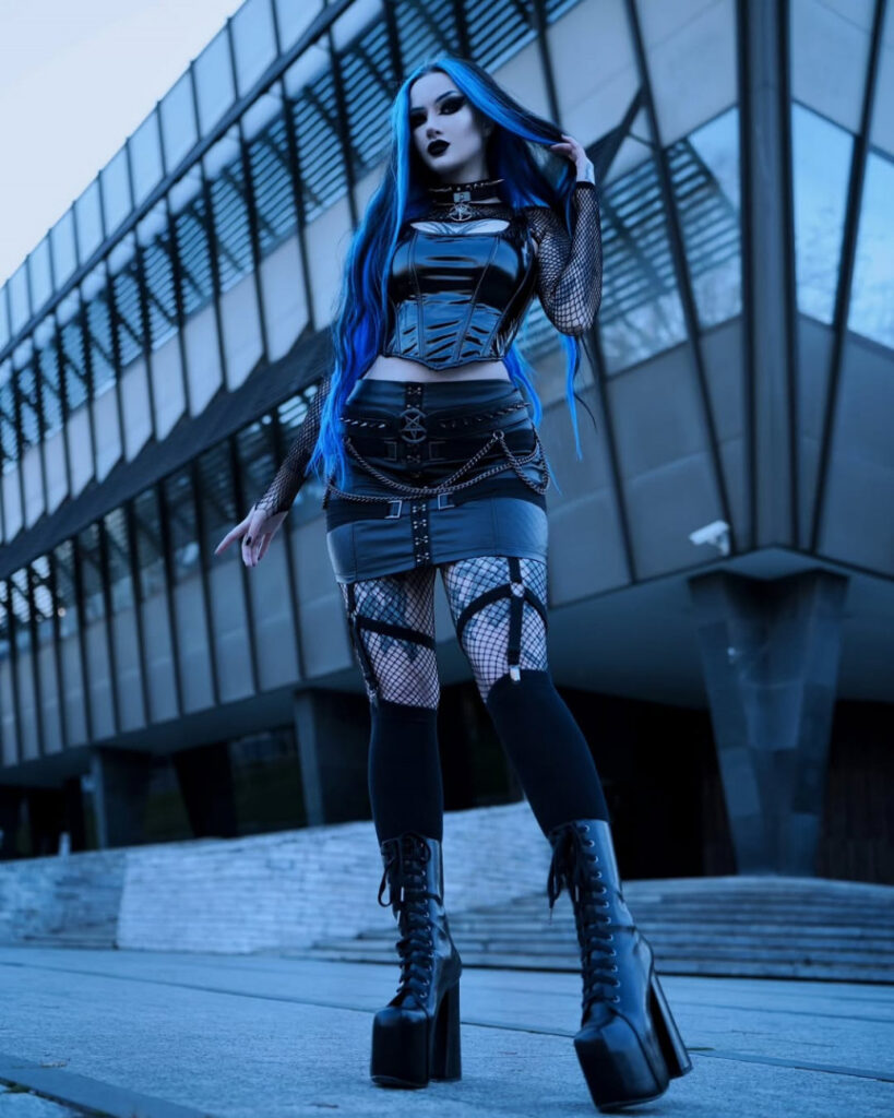 Instagram – BlueAstrid – Nude