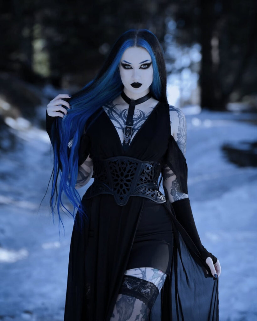 Instagram – BlueAstrid – Nude