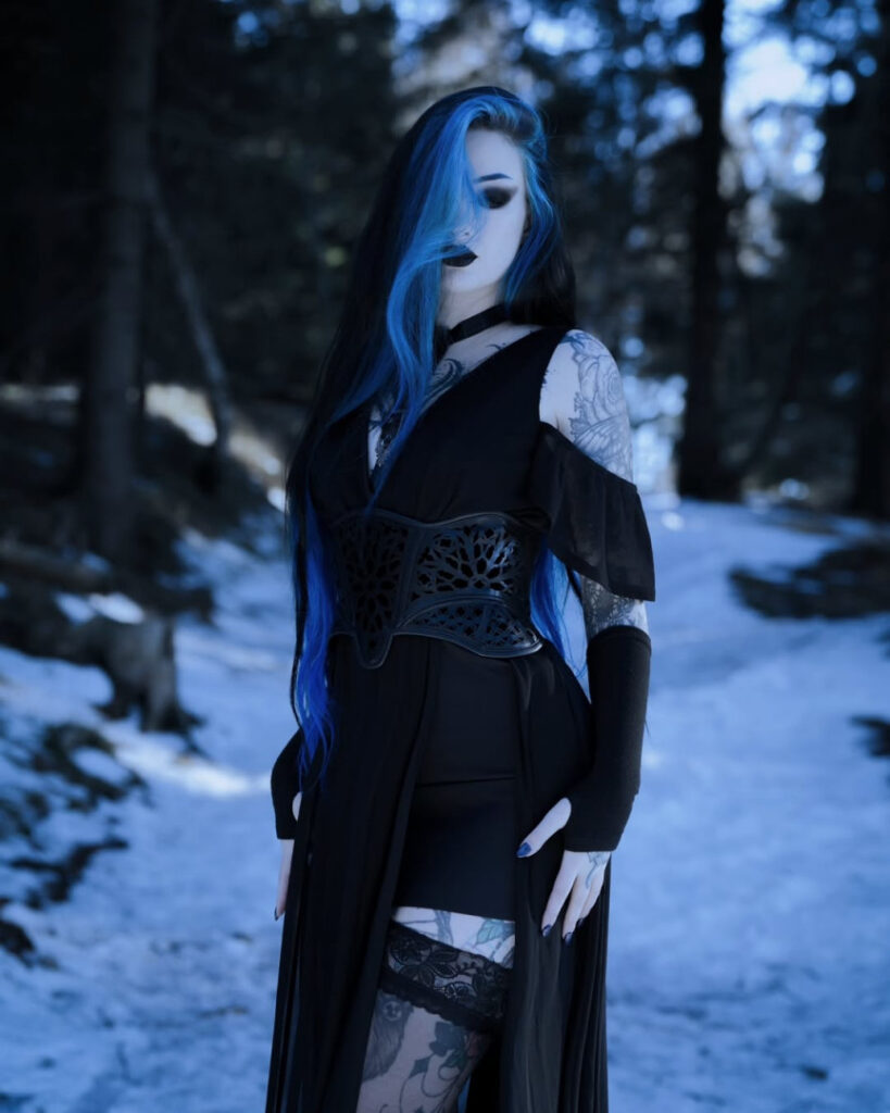 Instagram – BlueAstrid – Nude