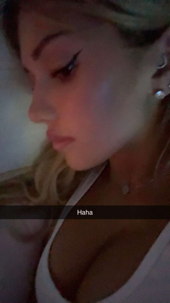 TikTok – Breckie Hill / @breckiehill – Nude