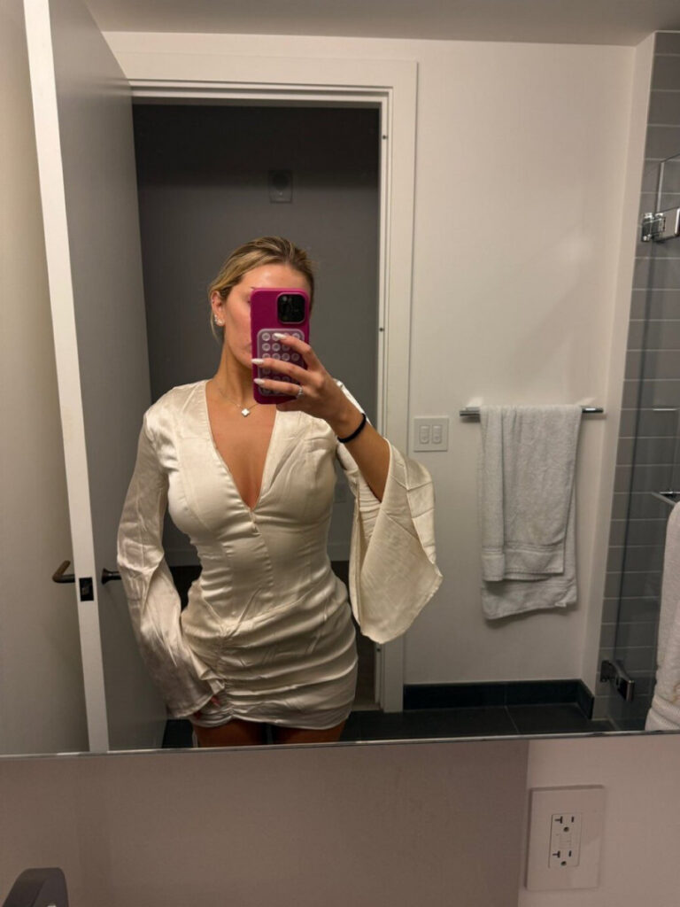 TikTok – Breckie Hill / @breckiehill – Nude