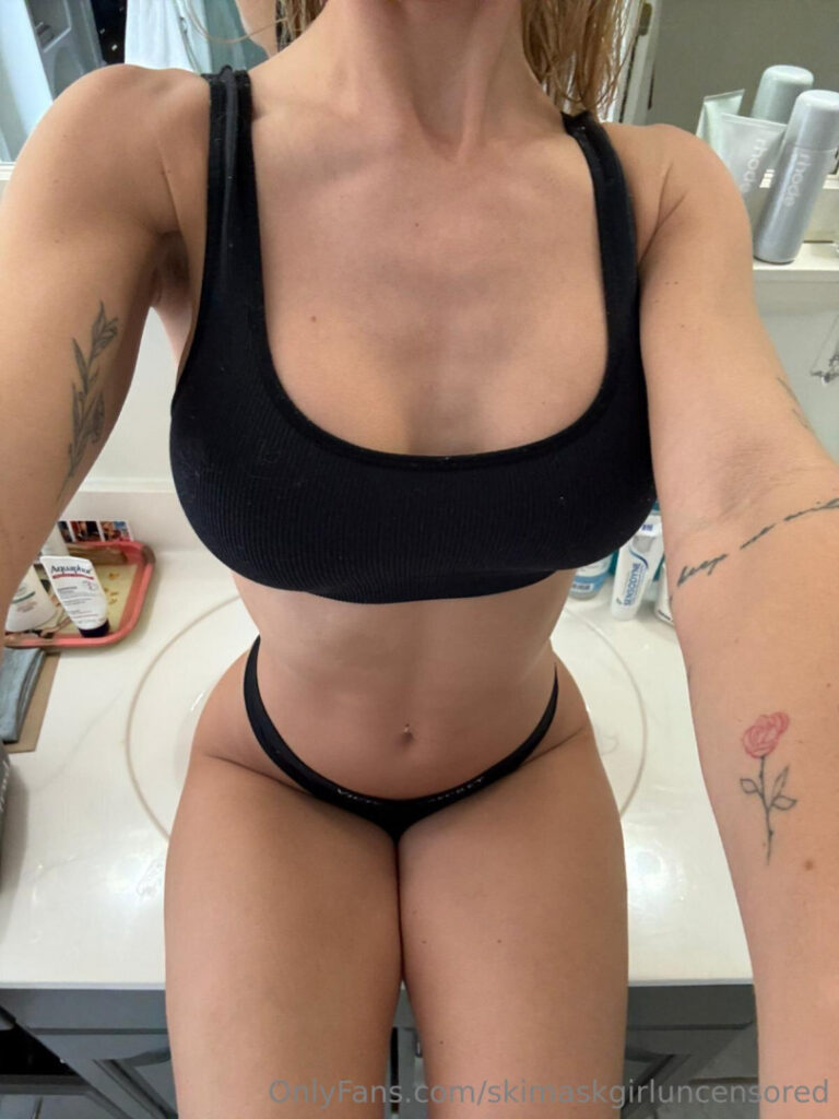 OnlyFans – Briana Armbruster aka theskilmuskgirl – Nude