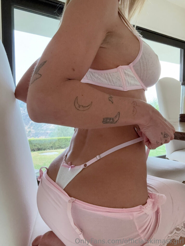 OnlyFans – Briana Armbruster aka theskilmuskgirl – Nude