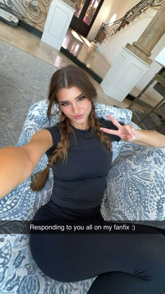 TikTok – Brooke Monk – Nude