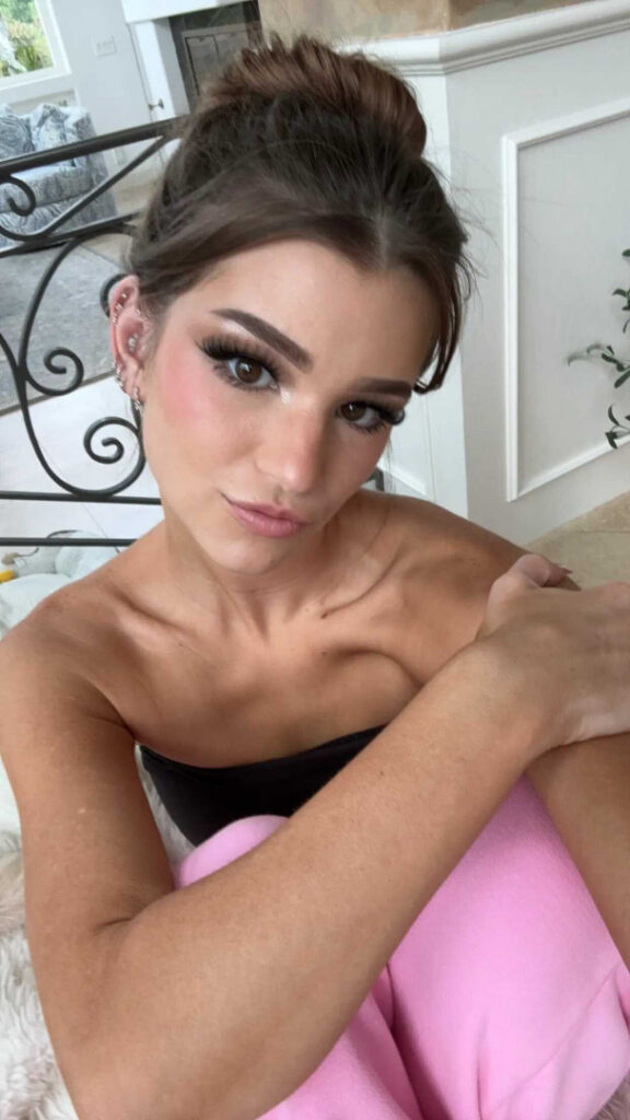 TikTok – Brooke Monk – Nude