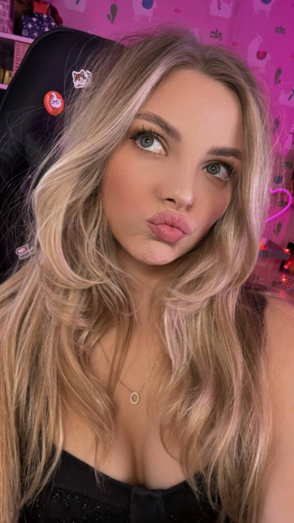 Twitch – Boosty – busya18plus – Nude