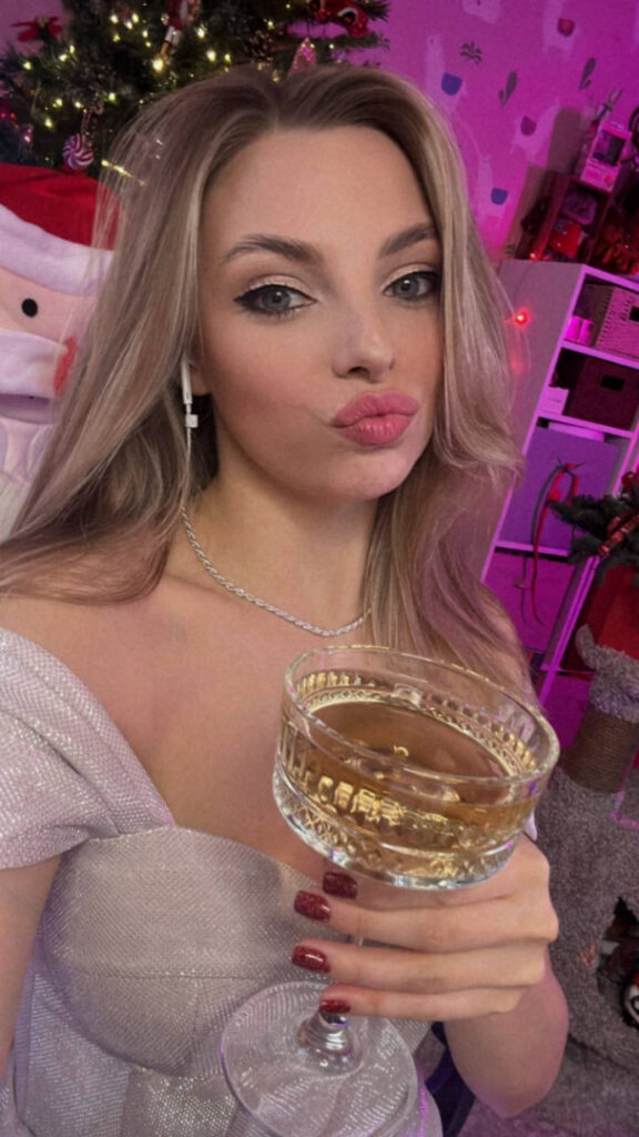 Twitch – Boosty – busya18plus – Nude