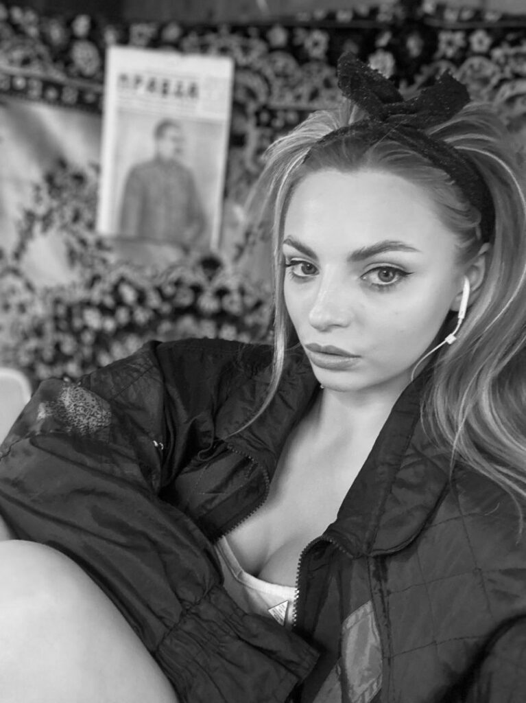 Twitch – Boosty – busya18plus – Nude