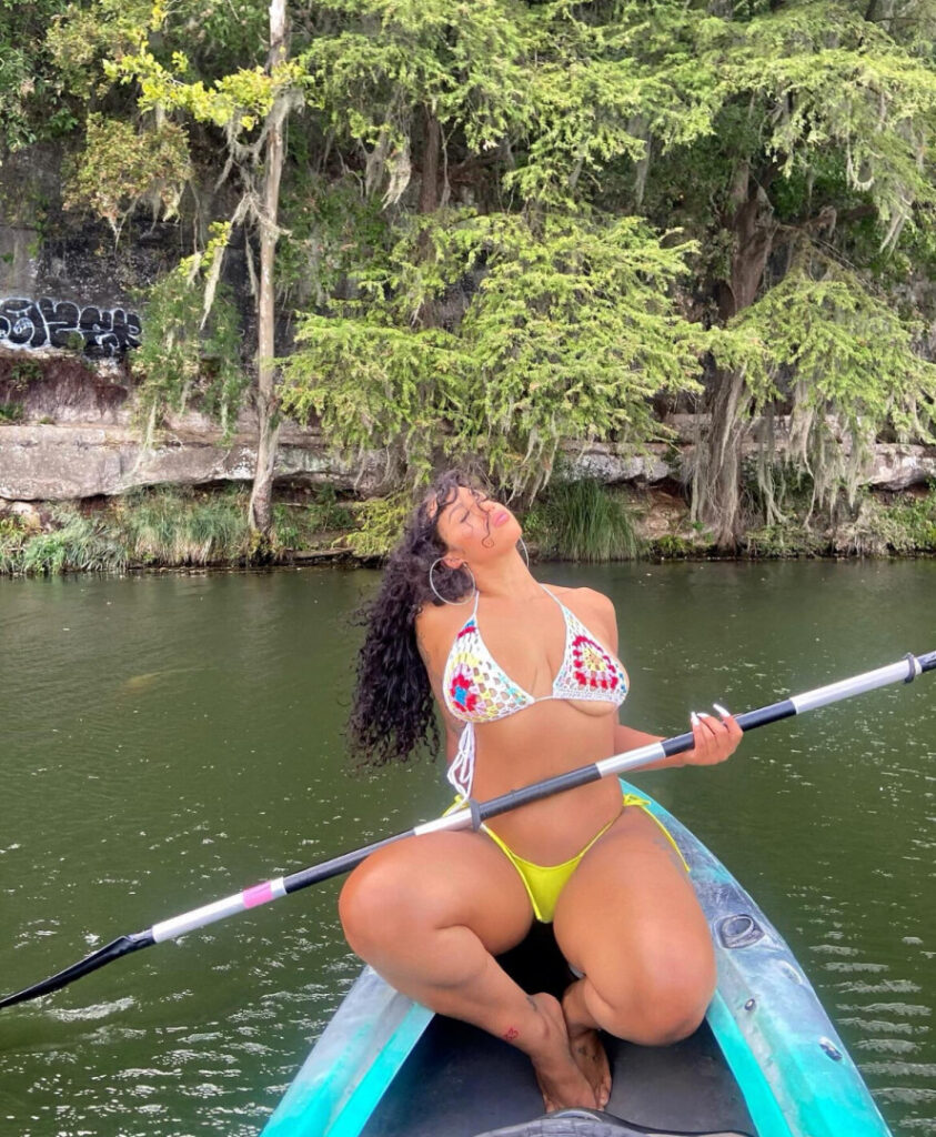 OnlyFans – Instagram – T H I C C – Cakequeenmami / Destvnyle / DestinyLe00 – Nude Leaks