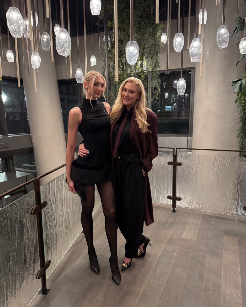 Celeb – Cameron Brink – Nude