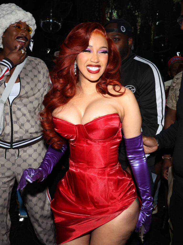 Celeb – MILF – Cardi B – Nude