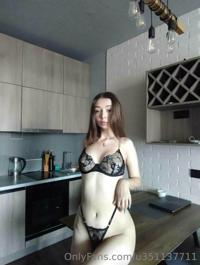 OnlyFans – Caroline / m1sscandy – Nude