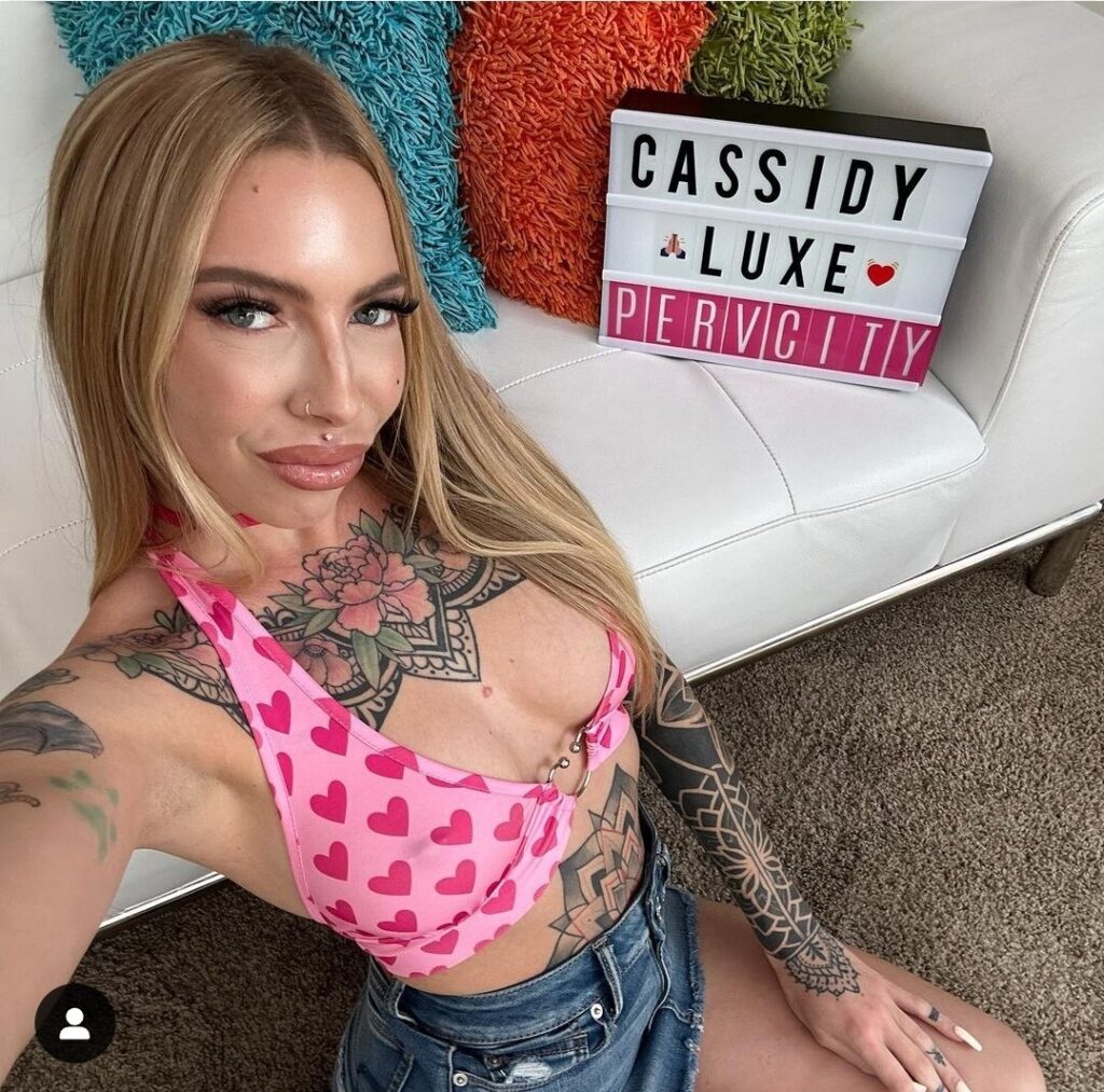 XXX – MILF – Cassidy Luxe – Tattoed anal slut – Nude