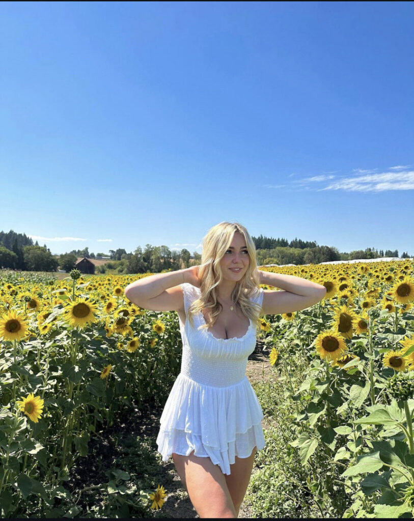 Instagram – T H I C C – cassidyanne__ / cassidy – Nude