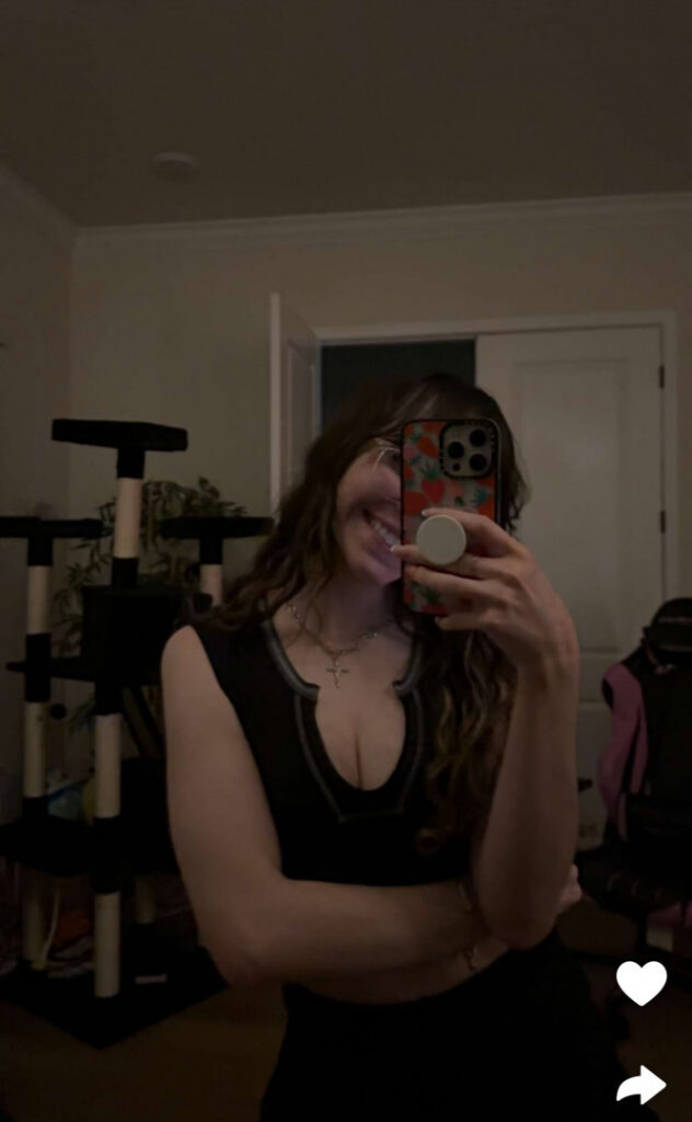 Twitch – Catlyn Crespo – Nude