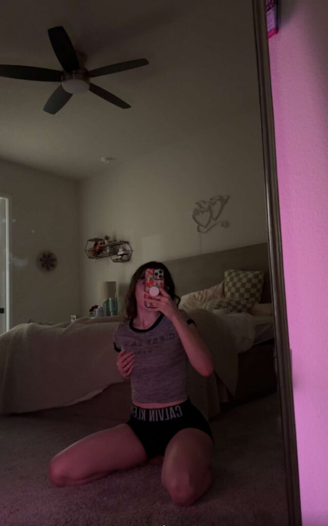 Twitch – Catlyn Crespo – Nude