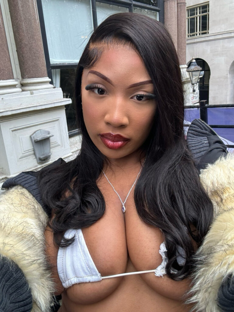 Youtube – Instagram – Ceechynaa – Nude