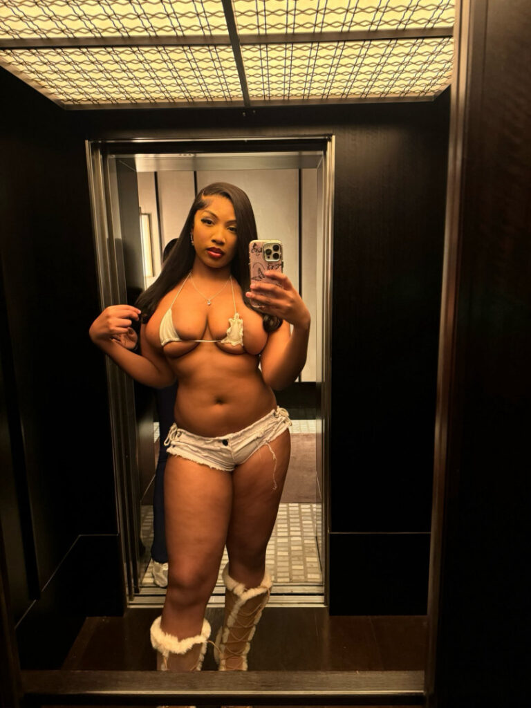 Youtube – Instagram – Ceechynaa – Nude