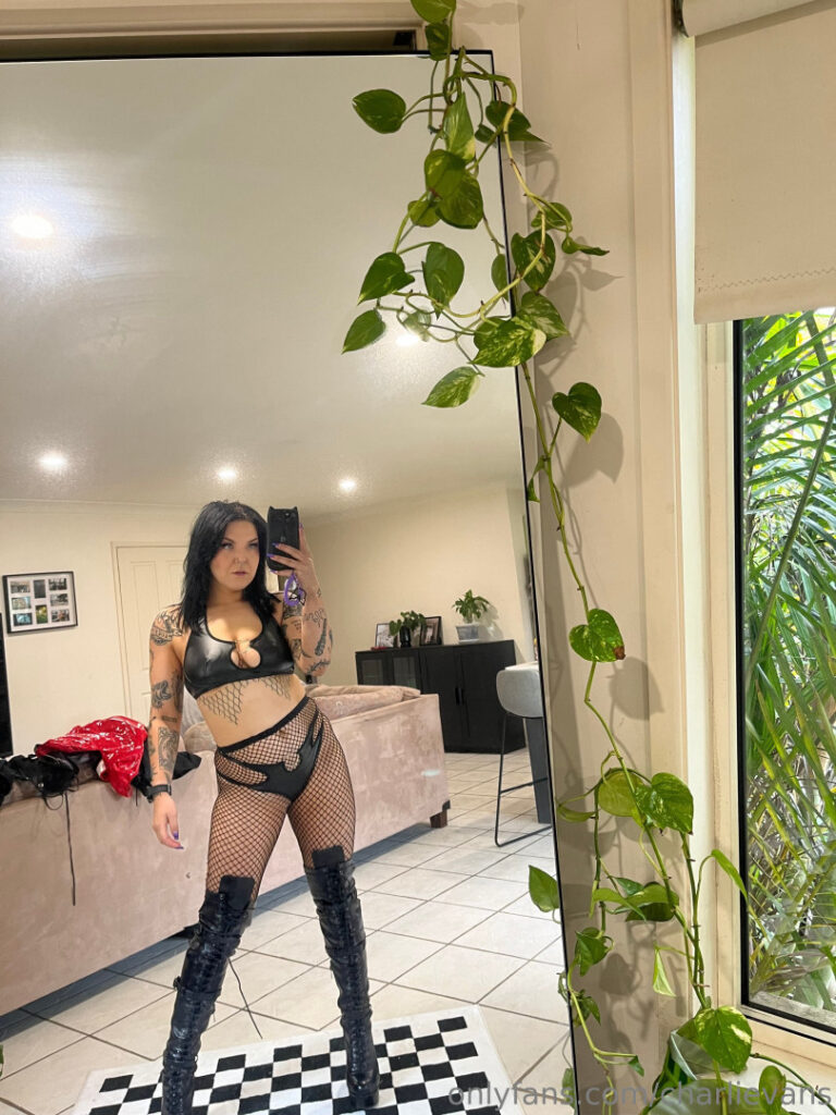 OnlyFans – Charli Evans (Pro-Wrestler) – Nude