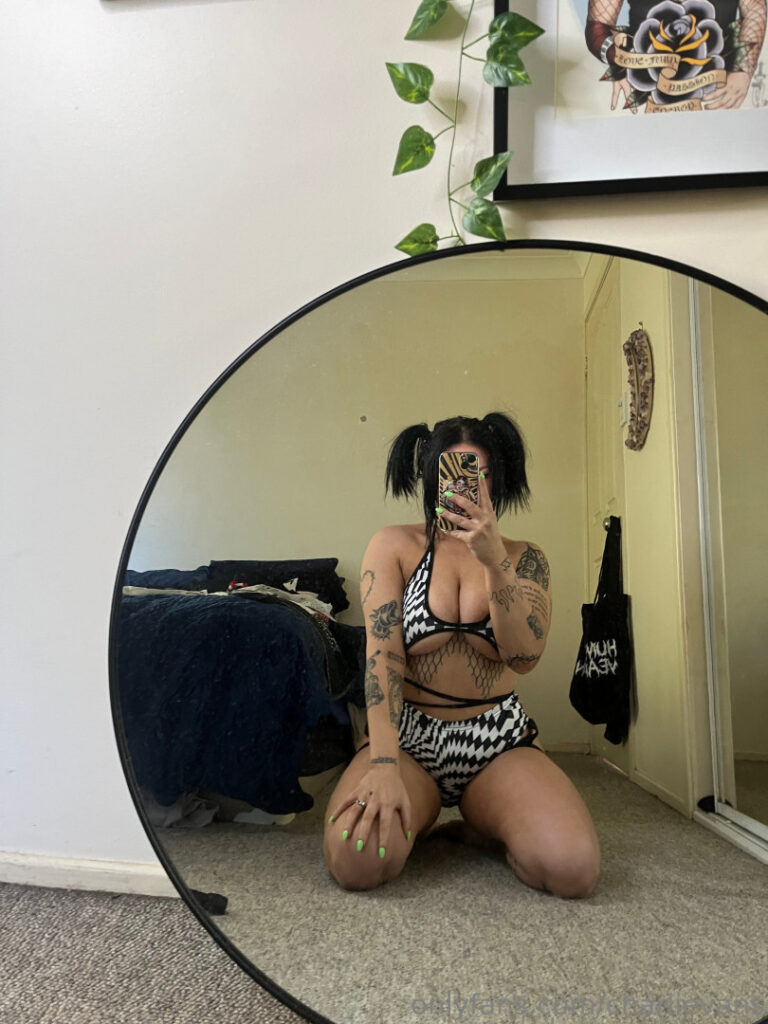 OnlyFans – Charli Evans (Pro-Wrestler) – Nude