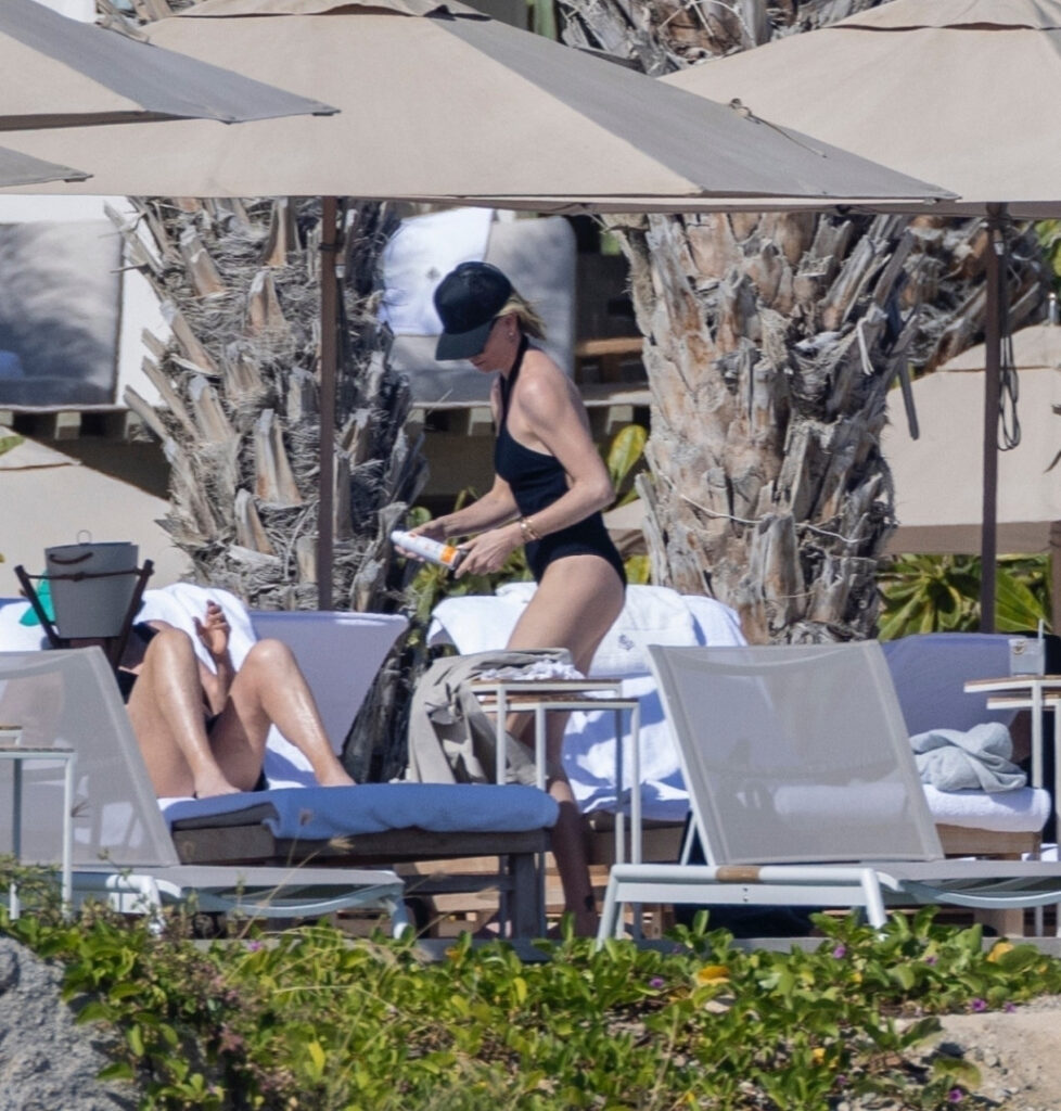 Celeb – Charlize Theron – Nude