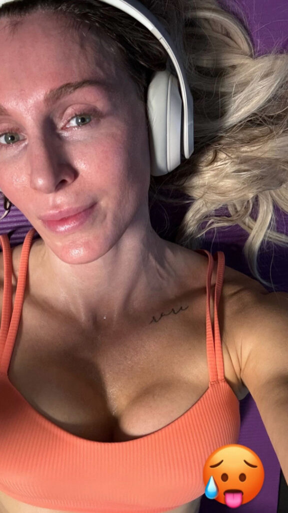 Celeb – Charlotte Flair – Nude