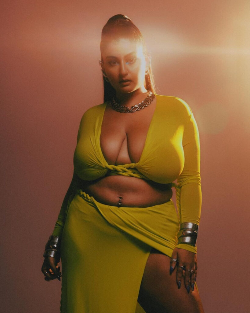 Celeb – Chippy Nonstop – Nude