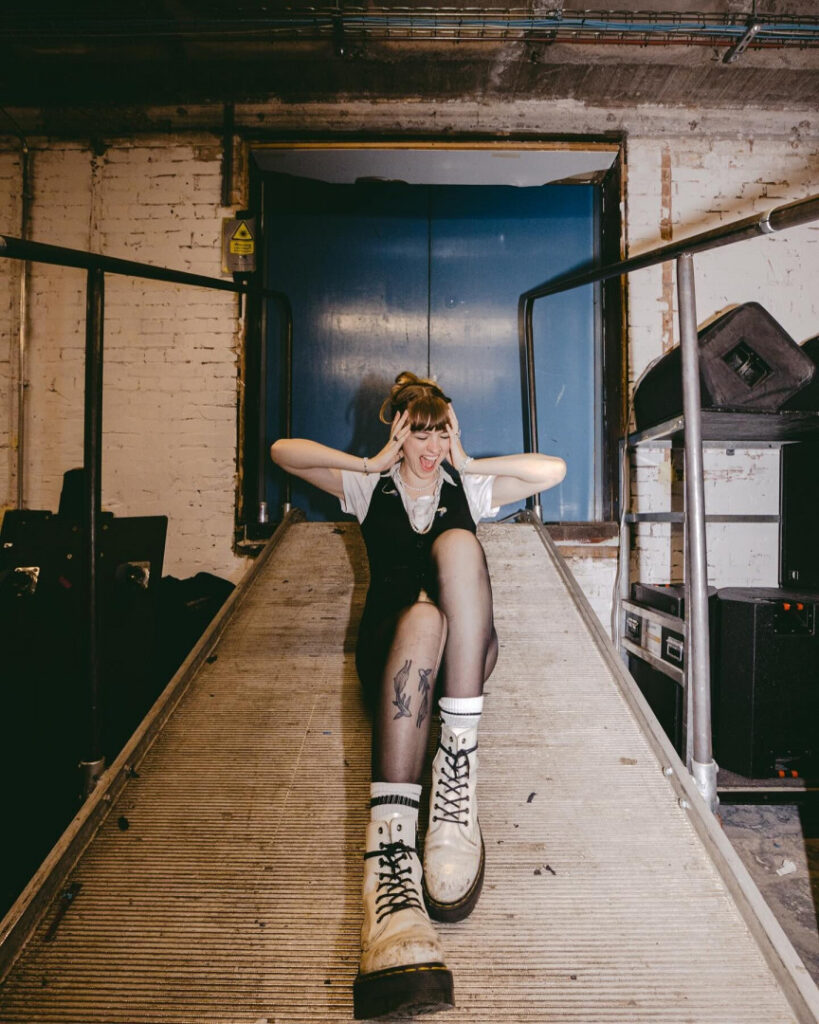 Celeb – Instagram – Chloe Slater – Indie Musician – Nude