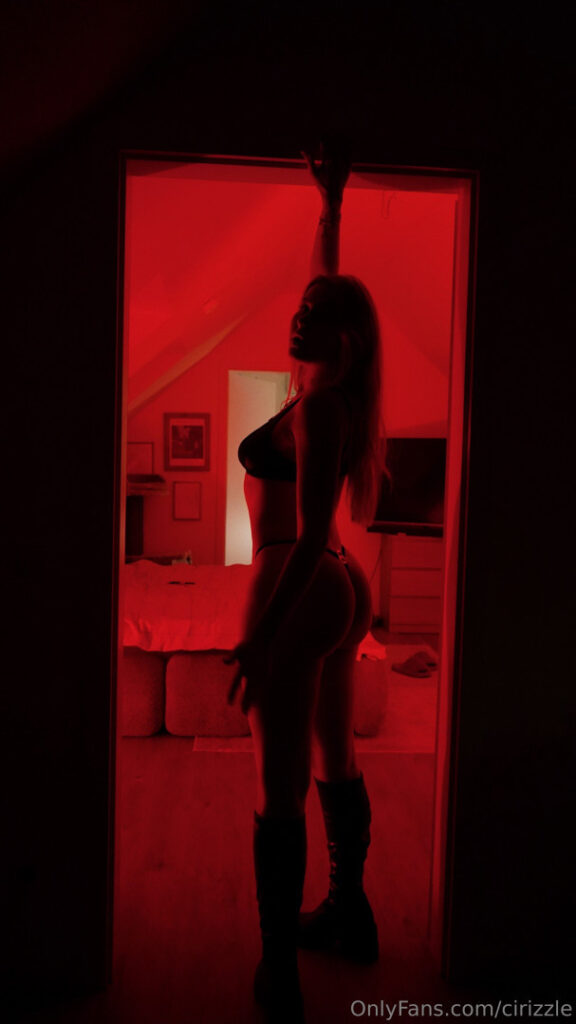 TikTok – Instagram – Cindy (@cirizzzle) / cirizle – Nude