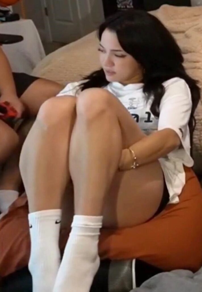 Twitch – Cinnabrit – Nude