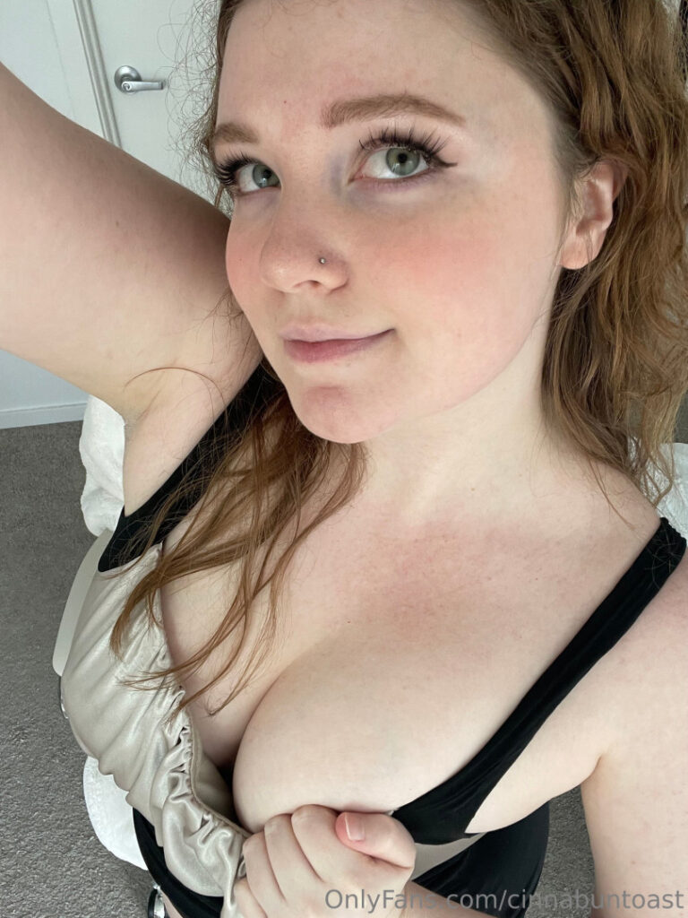 OnlyFans – T H I C C – cinnabuntoast / Softestcinnamonroll / Valentine – Nude