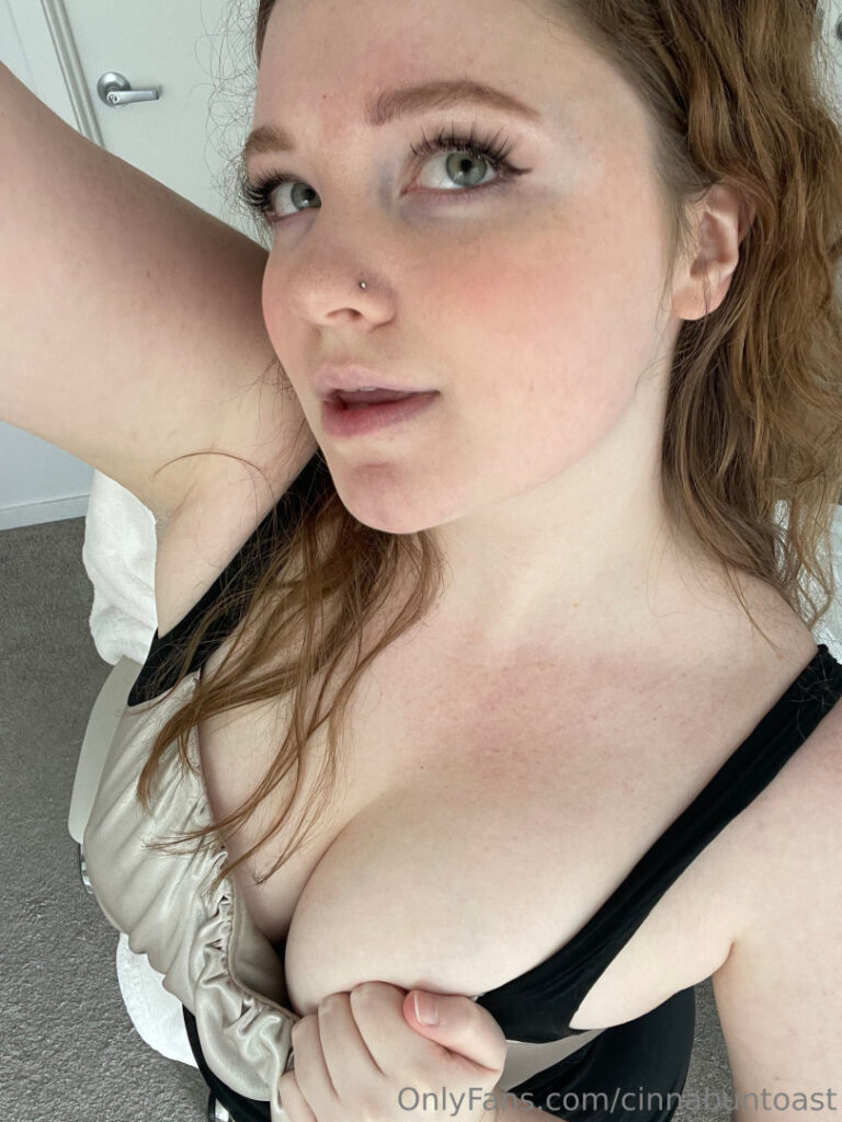 OnlyFans – T H I C C – cinnabuntoast / Softestcinnamonroll / Valentine – Nude