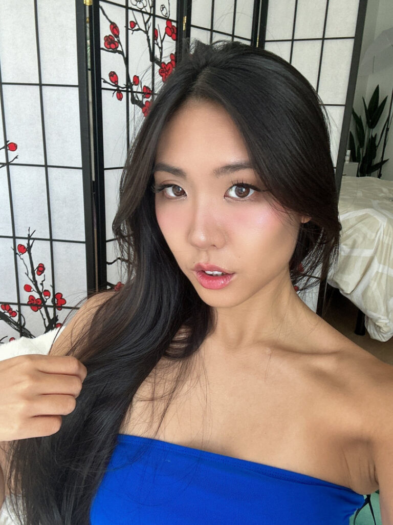 Twitch – Asian – Classic_Christinee / classic__christine – Nude