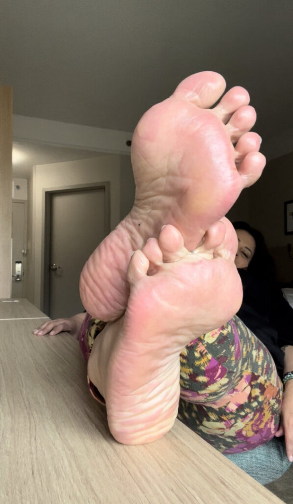 OnlyFans – ManyVids – Comefollowsarah — Sarah BBW Fantasy Toes – Nude Leaks