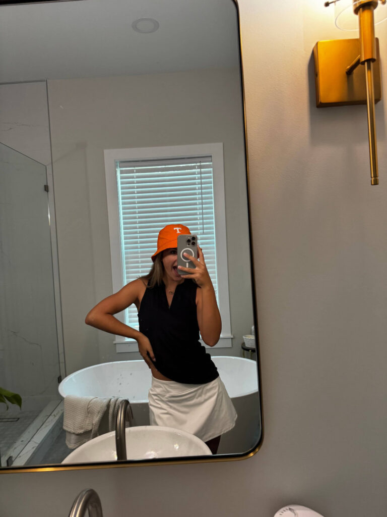 TikTok – Corina_907 | Corinna Layton – Nude