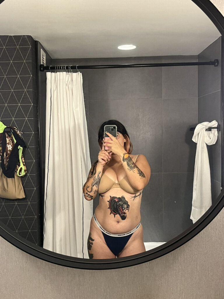 OnlyFans – T H I C C – Latina – cowgirllaura – Nude Leaks