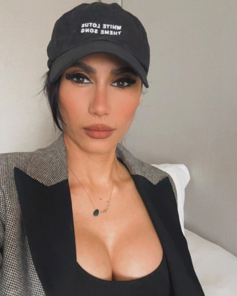 Instagram – Cristina "Vee" Valenzuela – Nude