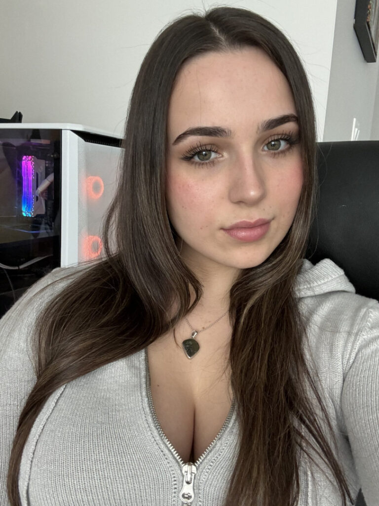 Instagram – Cryptotea – Nude