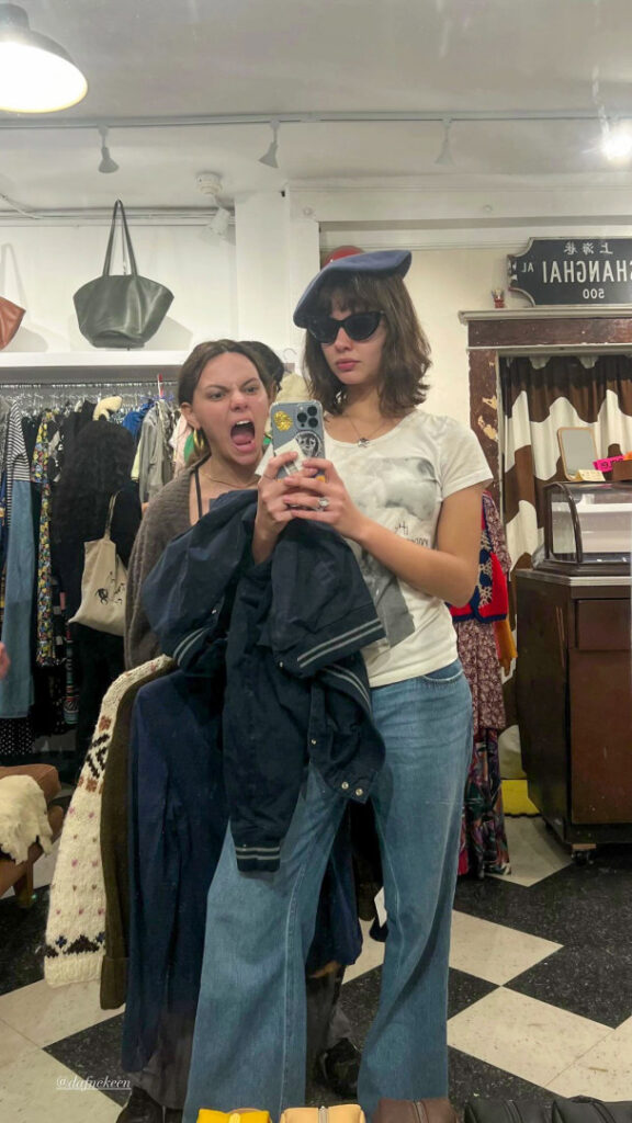 Celeb – Teen – Dafne Keen – Nude