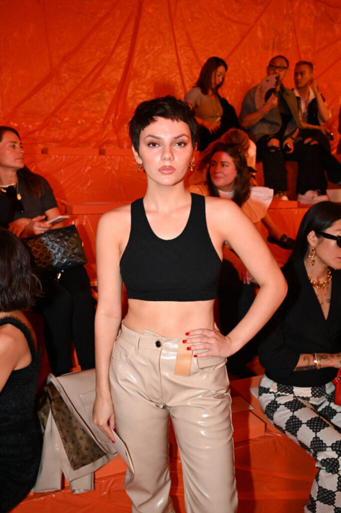 Celeb – Teen – Dafne Keen – Nude