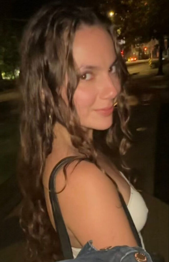 Celeb – Teen – Dafne Keen – Nude