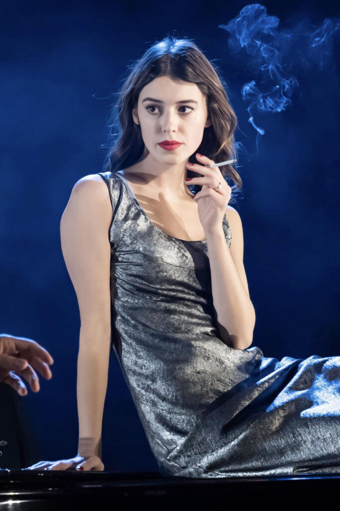 Celeb – Daisy Edgar-Jones – Nude