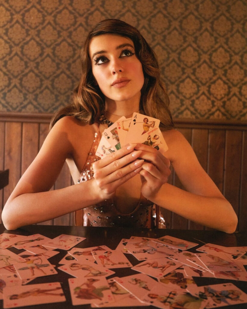 Celeb – Daisy Edgar-Jones – Nude