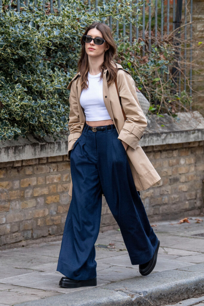 Celeb – Daisy Edgar-Jones – Nude